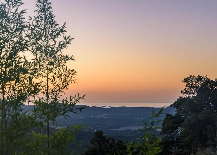 Les Jardins De Mathieu Bed & Breakfast